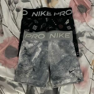Nike pros! Great condition! Girls size medium